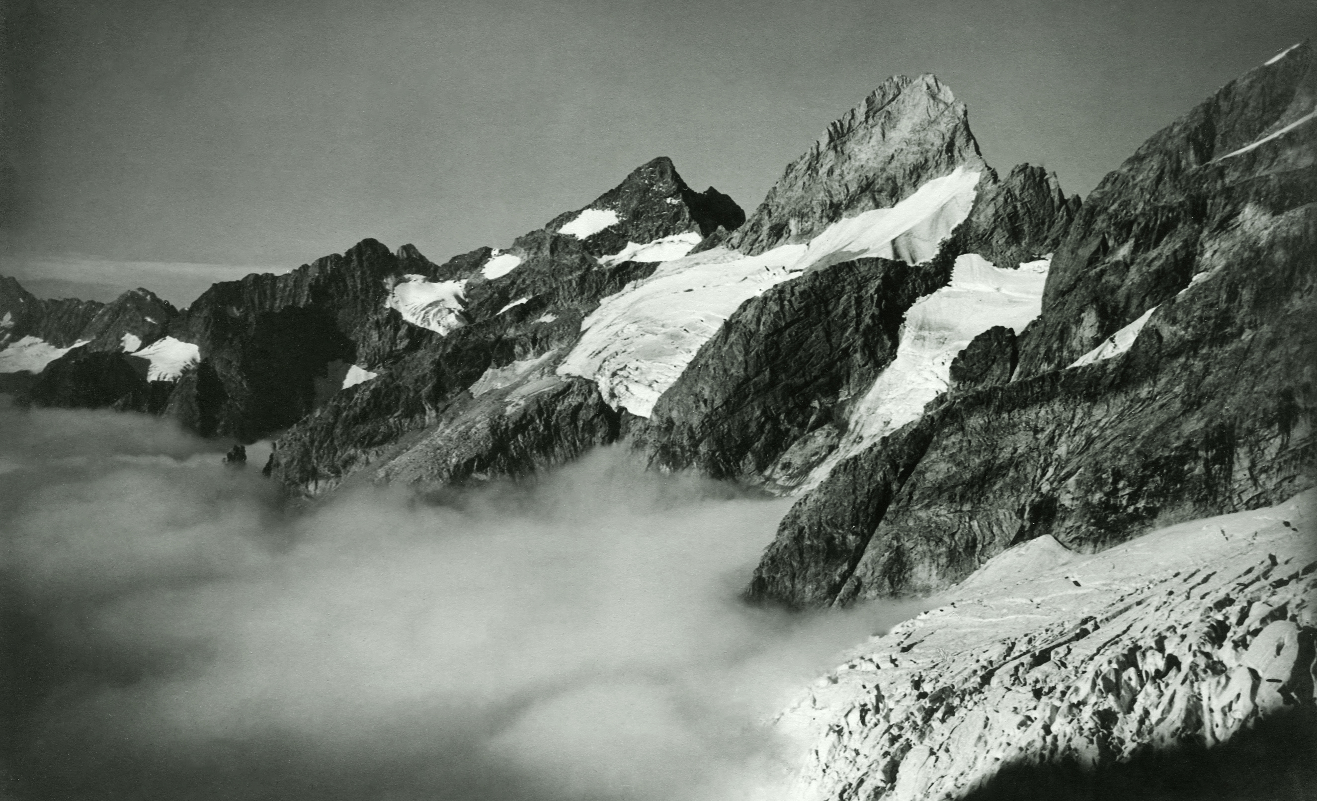 Têtes du Replat und Brèche du Râteau vom Glacier des Étançons. September 1928.